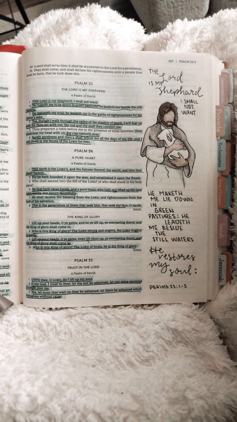 Bibles For Journaling, Bible Study Area In Bedroom, Psalm 23 Artwork, Psalm 23 Bible Study, Bible Notes Ideas In Bible, Psalm 25 Bible Journaling, Best Bible For Journaling, Psalm Bible Notes, Bible Pages Art