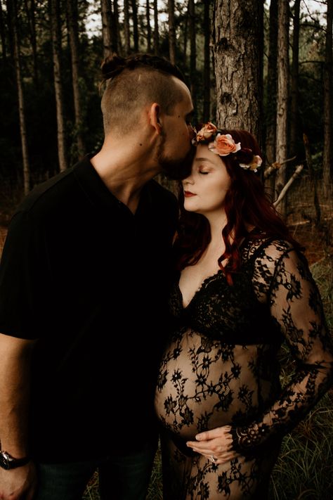 Spooky Fall Maternity Photos, Spooky Maternity Photoshoot, Maternity Photography Themes, Witchy Maternity Shoot, Spooky Maternity Pictures, Goth Maternity Shoot, Gothic Maternity Shoot, Witchy Maternity Photos, Halloween Maternity Photoshoot