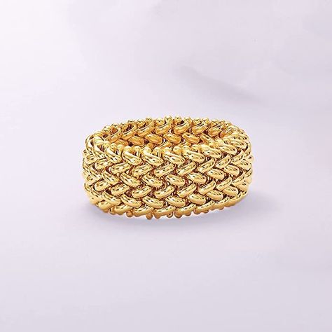 This luxurious beaded mesh ring (see paid link) is crafted in 14kt yellow gold and made in Italy. This timeless beaded mesh ring will quickly become your "go to" accessory that you can wear alone or paired with other favorites. You'll feel special every time you put it on. Gold Popcorn, Italian Word, Woven Ring, Gold Rings Fashion, Gold Ring Designs, Linking Rings, Fine Jewelery, Gold Ring Stack, Ceramic Jewelry