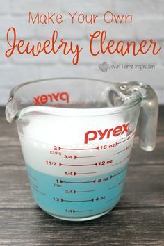 Diy Jewelry Cleaner, Homemade Jewelry Cleaner, Jewelry Cleaner Diy, How To Clean Silver, Diy Cleaning Solution, Homemade Cleaning Solutions, Deep Cleaning Tips, Household Cleaning Tips, Diy Cleaners