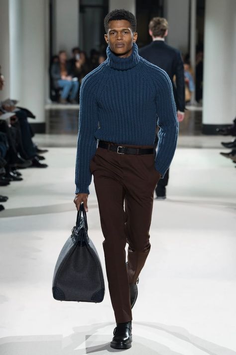 Hermès Fall 2017 Menswear Collection | Vogue Moda Emo, Mens Trendy Outfits, Mens Winter, Mens Fashion Fall, Mens Fashion Classy, Mens Winter Fashion, Mens Fall, Menswear Collection, Fashion Fall