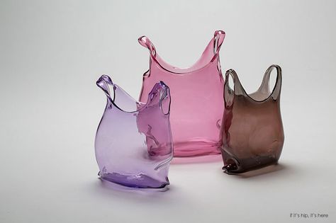 Glass Vases, Dream House Decor, Glass Artists, 로고 디자인, Aesthetic Room Decor, Glass Sculpture, Aesthetic Room, Set Design, Beautiful Bags