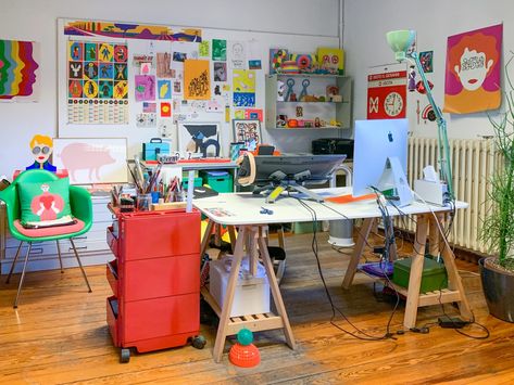 Artist Workshop Studio, Graphic Design Studio Workspaces, Ikea Dorm Room, Artists Apartment, Art Studio Inspiration, Art Studio Interior, Prada Campaign, Graphic Designer Desk, Colorful Art Studio