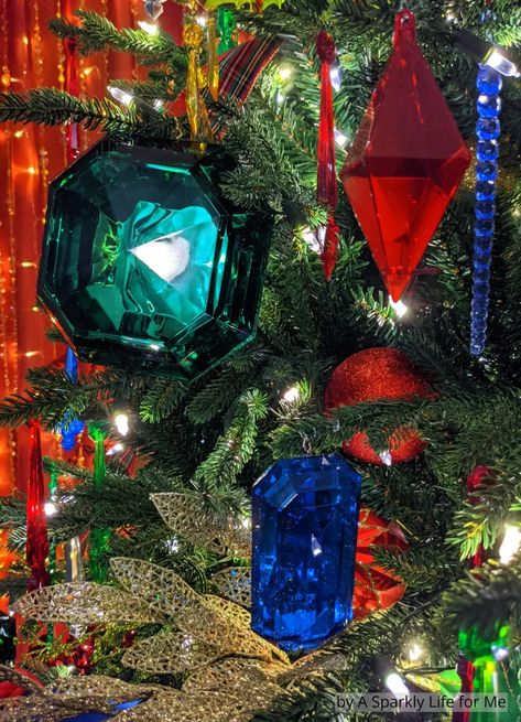 Jewel Christmas Decorations, Jewel Christmas Tree Ornaments, Christmas Tree Competition, Christmas Tree Large Ornaments, Jewel Tone Christmas Ornaments, Gem Christmas Tree, Diamond Christmas Tree, Jewel Tone Christmas Tree Color Schemes, Flocked Christmas Tree Decorated Red