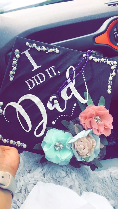 Graduation Memorial Cap, Cap Decoration Graduation Memorial, Graduation Cap Designs For Passed Loved Ones, Graduation Memorial Ideas, Country Grad Cap Ideas, Cap Gown Decoration, Grad Cap Memorial Ideas, Graduation Cap Designs For Dad In Heaven, Graduation Cap Designs Memorial