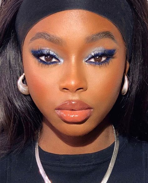 Maquillage Yeux Cut Crease, Blue Eyeshadow Looks, Dag Make Up, Elegantes Makeup, Mekap Mata, Blue Makeup Looks, Flot Makeup, Smink Inspiration, Black Makeup