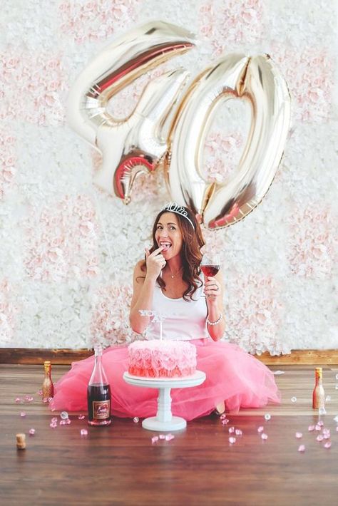 Cake Smash 40th Birthday, 40th Birthday Cake Smash Pictures, 40th Bday Pics For Women, 40th Cake Smash For Women, 40th Smash Cake Photo Shoot, 40th Birthday Smash Cake Photos, Fun Birthday Photoshoot Ideas For Women, 40thbirthday Ideas Woman, 40 Years Photoshoot Ideas