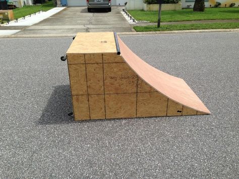 Skateboard ramp Bmx Ramps, Backyard Skatepark, Scooter Ramps, Mini Ramp, Skate Ramps, Skateboard Ramps, Skate Ramp, Curb Ramp, Ramp Design