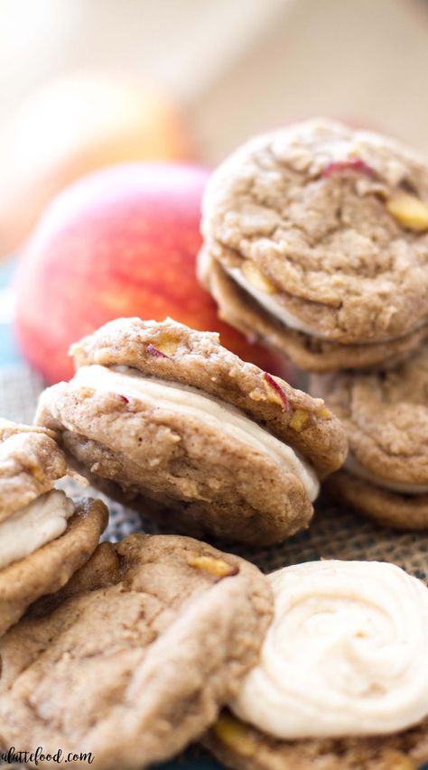 These homemade apple whoopie pies are filled with cinnamon spice and baked apples. These sweet apple cookies are filled with a rich, cinnamon cream cheese filling. They're soft, sweet, and taste like fall! They're my current obsession. One of the best fall desserts, my friends. Cookies Thanksgiving, Baked Cinnamon Apples, Recipes Using Cake Mix, Apple Pie Recipe Easy, Whoopie Pie Recipe, Cream Cheese Brownies, Cinnamon Cream Cheese, Whoopie Pie, Apple Spice