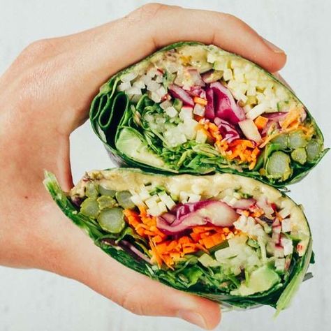 9 Breadless Sandwiches That Will Change Your Definition Of A Sandwich Collard Wraps, Healthy Hummus, Vegan Sandwich Recipes, Eating Bird Food, Coconut Curry Sauce, Picnic Recipes, Vegan Wraps, Vegan Recipes Beginner, Vegan Sandwich