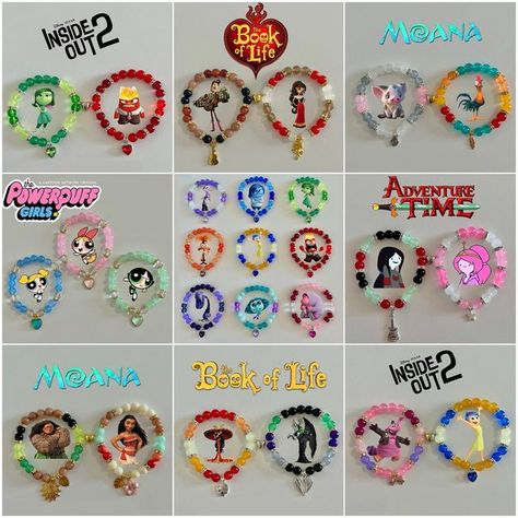 Moana Bracelet Ideas, Pocahontas Bracelet, Disney Bracelet, Diy Beaded Bracelets, Bracelet Inspo, Liv Morgan, Month Of August, Rubber Band Bracelet, Bracelet Sets