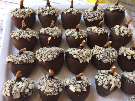 "Acorns" - chocolate dipped strawberries Fairy Birthday Cake, Dipped Strawberries, Baby Shower Desserts, Chocolate Dipped Strawberries, Party Dishes, Strawberry Dip, Fairy Birthday, Covered Strawberries, Baby Shower Food