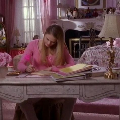 Y2k Study Aesthetic, Barbie Studying, Pink Academia, Cher Clueless, Princess Charm School, Princess Charming, Elle Woods, Academic Motivation, Studying Inspo