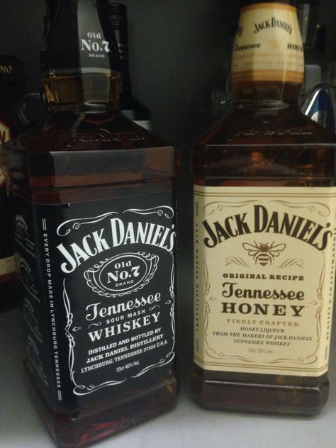 Jack Daniels Aesthetic, Jack Daniel Aesthetic, Tennessee Honey Whiskey, Whisky Jack Daniels, Jake Daniels, Bedazzled Liquor Bottles, Jack Daniels Honey, Whisky Jack, Honey Whiskey