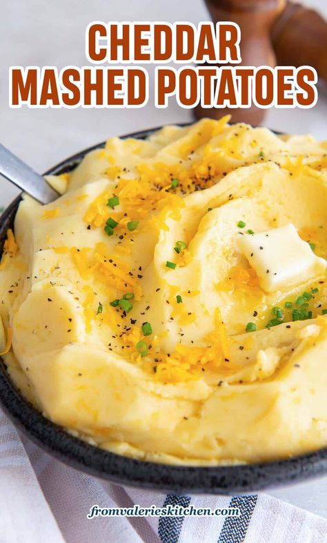 Cheesy Mashed Potatoes Recipe, Flavored Mashed Potatoes, Sour Cream Mashed Potatoes, White Cheddar Mashed Potatoes, Cheddar Mashed Potatoes, Classic Mashed Potatoes, Cottagecore Recipes, Cheddar Potatoes, Cheese Mashed Potatoes