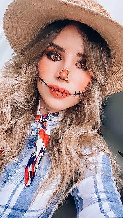 Cute Scarecrow Make Up For Women, Glam Scarecrow Makeup, Simple Scarecrow Costume, Easy Scarecrow Costume, Scarecrow Makeup Pretty, Simple Cute Halloween Costumes, Scarecrow Costume Diy, Simple Costume Ideas For Women, Halloween Scarecrow Makeup