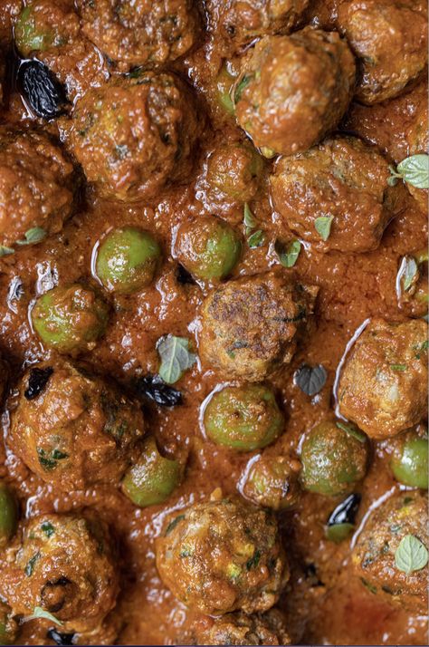 Moroccan Meatballs, Pantry Recipes, Preserved Lemons, Paleo Whole 30, Green Olives, Ground Meat, Canned Chickpeas, Middle Eastern Recipes, Fresh Bread