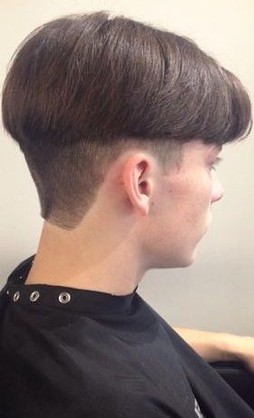 Mushroom Haircut Boys, Bowlcut Haircut, Leo Hair, Man Hairstyle, Teen Boy Haircut, Bowl Haircuts, Short Hair Tomboy, Asian Haircut