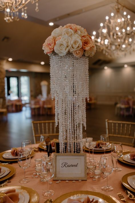 Sparkle Wedding Decorations, Diamond Themed Quinceanera, Modern Hollywood Wedding, Glitz And Glam Wedding Decor, Glitz And Glam Bridal Shower Ideas, Lacoste Wedding, Glitz And Glam Theme, Glitz And Glam Wedding, Sparkly Wedding Decor