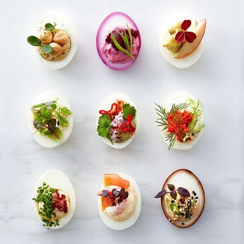 Deviled Eggs Presentation, Pretty Plated Food, Extravagant Appetizers, Fine Dining Fingerfood, Tulip Deviled Eggs, Easter Starters, Finger Food Brunch, Catering Aesthetic, Fancy Deviled Eggs