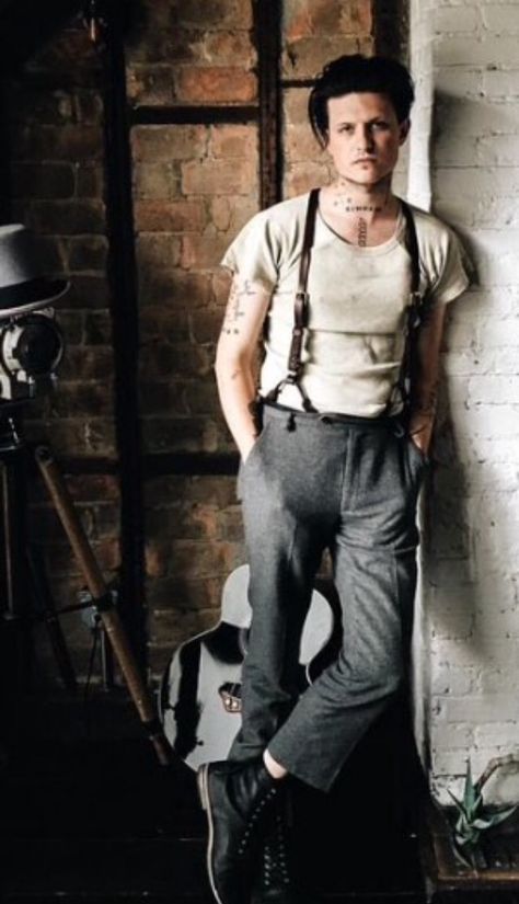 Wool trousers + suspenders. Christian Watson Suspenders Men Fashion Street Style, Suspenders Outfit Men, Dark Mens Fashion, Grandpa Costume, Jeans And Suspenders, Outfits With Suspenders, Suspenders Men Fashion, Suspenders Fashion, Boho Men Style