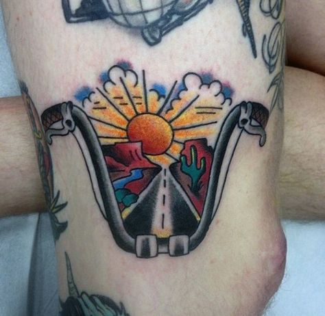 Small Traditional Biker Tattoos Handlebars With Sunset And Open Road On Man Motorcycle Tattoo, Motorcycle Tattoos, Biker Tattoos, Bike Tattoos, Traditional Tattoo Sleeve, Tattoos Geometric, Ink Design, American Traditional Tattoo, School Tattoo