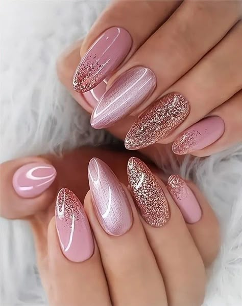 Pink Wedding Nails, Rose Gold Nails Design, Unghie Sfumate, Cute Pink Nails, Gold Nail Designs, Rose Gold Nails, Valentine Nails, Gold Nail, Pretty Nail Art Designs