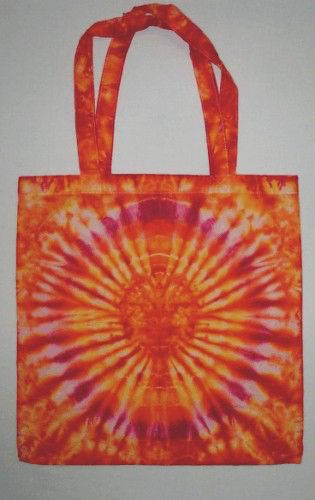 Diy Tie Dye Designs, Tie Dye Bags, Sewing Headbands, Tie Dye Shoes, Tie Dye Techniques, Shibori Dye, How To Tie Dye, Textile Bag, Tie Dye Diy