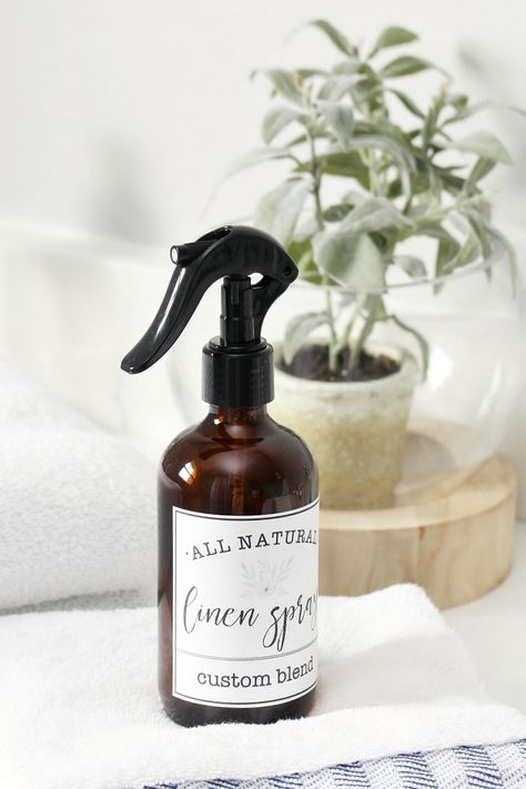 The best DIY room and linen spray recipe with lots of great tips on how to use and store them! Free printable labels included for a pretty touch to your home decor. #DIY #linenspray #essentialoils #greencleaning #natural Linen Spray Recipe, Diy Linen Spray, Easy Life Hacks, Cheap Vodka, Room And Linen Spray, Natural Room Spray, Diy Sprays, Home Spray, Labels Printables Free