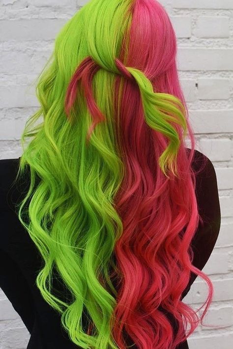 Sophisticated Green Hair Looks for a Fresh Style Half Green Half Pink Hair, Green And Pink Split Dye, Pink And Green Hair Ideas, Pink And Green Hair Split, Green And Pink Hair Color, Pink And Green Hair Dye, Hair Color Ideas Half And Half, Half Blonde Half Pink Hair, Half And Half Hair Color Ideas