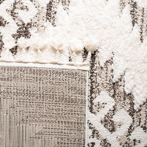 SAFAVIEH Moroccan Tassel Shag Iulieana Boho Tribal 2-inch Thick Rug - On Sale - Bed Bath & Beyond - 28456985 Area Rugs In Living Room, Casual Decor, Laundry Room Rugs, Southwestern Area Rugs, Shag Rugs, Moroccan Area Rug, House Decor Ideas, Rug Direct, Ivory Rug