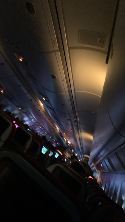 Fake Aeroplane Snaps, Night Flight Snap, Flight Night View, Night Flight Aesthetic, Fake Post, Snap Night, Plane Aesthetic, Airport Pictures, Picture Of Doctor