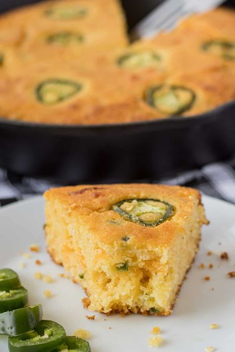 Jalapeno cornbread made in a cast iron skillet. Cornbread In Cast Iron, Jalapeño Cheddar Cornbread, Jalapeño Cornbread Recipe, Cheesy Cornbread, Jalapeno Cheddar Cornbread, Cheddar Cornbread, Jalapeño Cornbread, Southern Cornbread, Jalapeno Cheddar