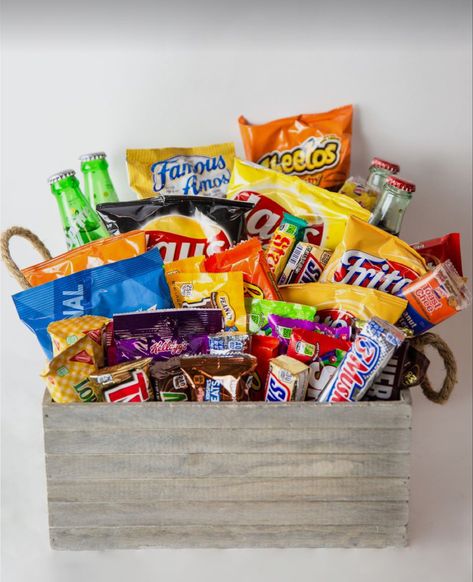 Sleepover Snacks, Snack Gift Baskets, Cookies Kids, Snack Basket, Chocolate Chips Cookies, Chocolate Basket, Homemade Gift Baskets, Candy Gift Baskets, Snack Organizer