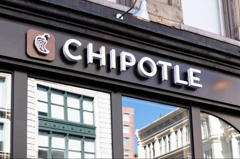 Want to Get Your Name Out There With Zero Budget? Do What Chipotle Did. Chipotle Restaurant, Zero Budget, Artichoke Pizza, Chipotle Mexican Grill, Whole 30 Diet, Mexican Grill, Food Poisoning, Pizza Place, Fast Food Chains