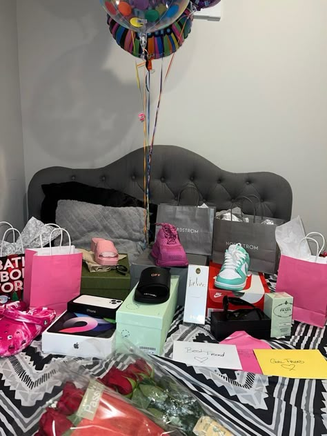 pretty & unique. follow for more content. Gifts For Best Friends Luxury, Birthday Gifts For Girlfriend Aesthetic, Baddie Christmas Gifts, Luxury Birthday Gifts For Her, Guess Room Ideas, Luxury Birthday Gifts Aesthetic, Baddie Christmas List, Expensive Gifts Aesthetic, Gifts On Bed