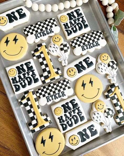 Creator Spotlight 🍪🎉 Check out these awesome "One Happy Dude" themed cookies that @sugarmagnoliabakehouse uploaded to our creator's page: https://bit.ly/3USEyjN These cookies are perfect for a first birthday party! The black, white, and yellow color scheme is perfect for a modern and stylish celebration. Check out our on-demand custom prints: https://bit.ly/3TpnLD7 #edibleink #cookies #customcookies #firstbirthday #birthdaycookies #foodart #cookiesofinstagram #instacake #dessert #delicious... Smiley Face Birthday Party Cake, Checkered Cake Pops, Checkerboard Birthday Party, One Cool Dude First Birthday Party Food, Checkered Cupcakes, One Cool Dude Cookies, Smiley Face Smash Cake, Four Ever Young Party Theme Boy, One Happy Dude Cookies