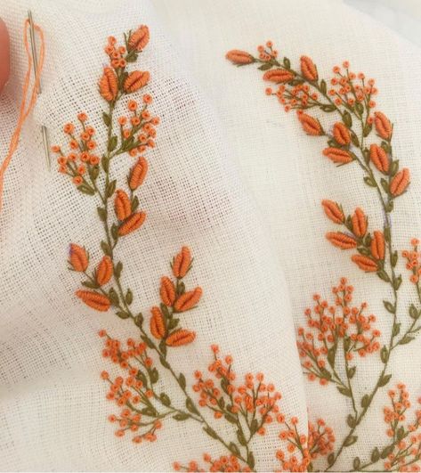 Bullion Stitch, Basic Hand Embroidery Stitches, Hand Embroidery Patterns Flowers, Floral Embroidery Patterns, Handmade Embroidery Designs, Hand Work Embroidery, Pola Sulam, Hand Embroidery Projects, Baby Embroidery