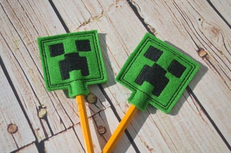 Felt Pencil Toppers, Ice Cream Cupcake, Felt Bookmark, Diy Minecraft, Classroom Treats, The Creeper, Party Projects, Minecraft Birthday, Pencil Toppers