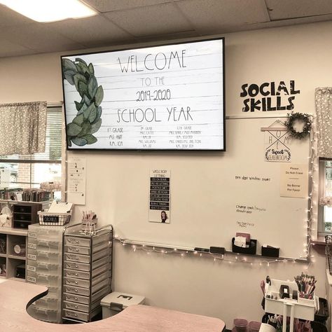 Ashlei F on Instagram: “Check this out.  75” big screen TVs.  This new addition, with our district tech refresh, is in every classroom at my school. And while I am…” Classroom Screen Ideas, Classroom Screen, Big Screen Tv, Future Teacher, New Classroom, My School, Teaching Classroom, Office Ideas, I School