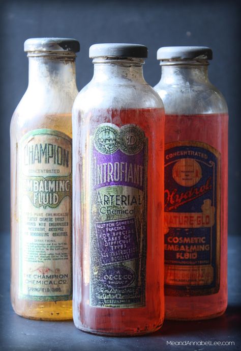 DIY Antique Embalming Fluid Apothecary Bottles | Halloween Decor | www.MendAnnabelLee.com