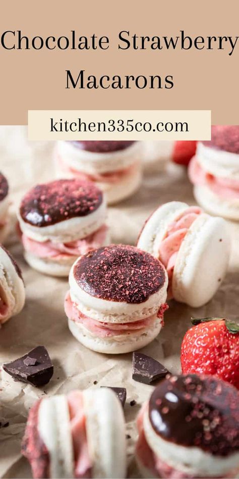 Chocolate Strawberry Macarons have a classic french macaron shell that has been dipped in chocolate and crushed freeze dried strawberries and filled will strawberry American buttercream. They have a delicious balance of flavors and textures that will make you fall in love with macarons! Valentine Macaron Flavors, Fun Macaron Flavors, Macrons Recipes Flavors, Unique Macaron Flavors, Macaron Flavors Ideas, Thanksgiving Macarons, Creative Pastries, French Macarons Flavors, Favorite Deserts