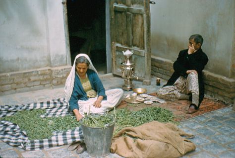 Bruno Barbey, Moroccan Aesthetic, Royal Marriage, Morocco Marrakech, Western Sahara, Three Primary Colors, Arab Culture, Moroccan Culture, Moroccan Fashion