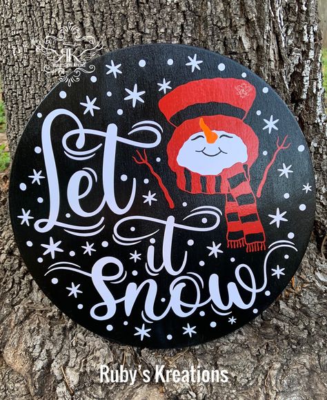 Cricut Wreath, Christmas Decor Front Door, Snowman Wreaths, Wooden Rounds, Circle Door, Let It Snow Sign, Snow Signs, Round Signs, Pizza Pans