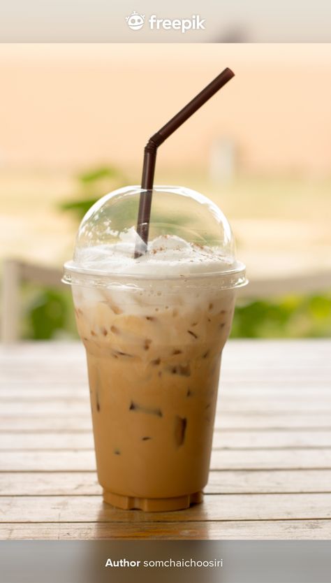 Coffee Drinks Ideas, Coffee Drinks At Home, Resep Makanan Beku, Coffee Frappuccino, Pink Popcorn, Cold Coffee Recipes, Drinks Ideas, Ice Milk, Coffee Obsession