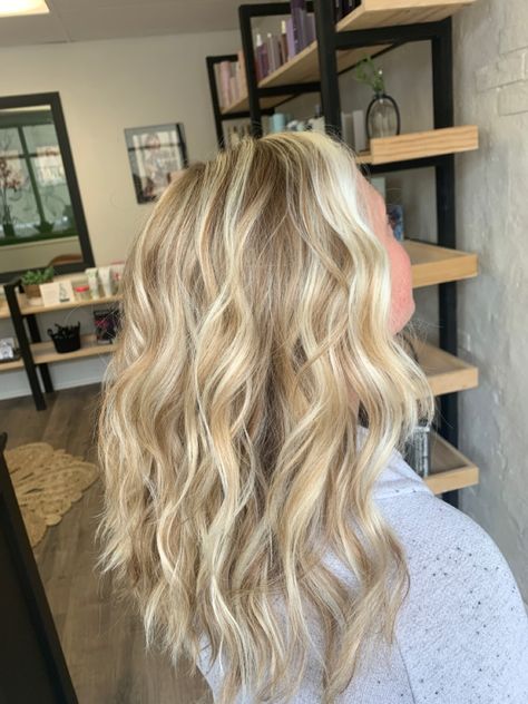 Blonde Balayage In Blonde Hair, Blonde Full Highlights On Blonde Hair, Highlights For Yellow Blonde Hair, Super Light Blonde Highlights, Loved In Blonde Highlights, Blonde Balayage Highlights On Blonde, Blonde Hair Highlights Money Piece, Summer Hair Blonde Balayage, Blonde Hair Inspo With Money Piece