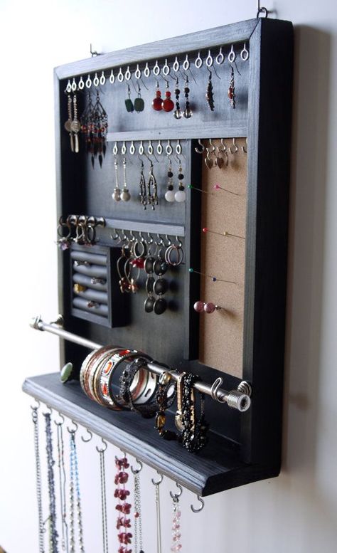 Koti Diy, Jewelry Storage Diy, Earrings Display, Jewelry Organizer Wall, Diy Jewelry Display, Diy Jewelry Holder, Jewelry Organizer Diy, Earring Organizer, Necklace Holder