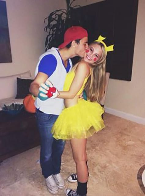 100 Best Couples Costumes & Matching Costumes For Halloween 2018 Costumes Unique, Easy Couples Costumes, Halloween Chic, Cute Couples Costumes, Best Couples Costumes, Pokemon Halloween, Cheap Halloween Costumes, Costumes Couples, Couple Costumes