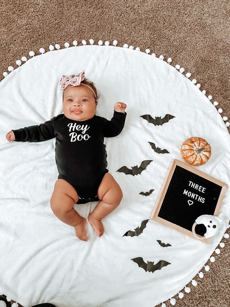 Halloween Infant Pictures, September Milestone Pictures, Halloween 1 Month Baby Pictures, Infant Halloween Pictures, Halloween One Month Pictures, Halloween Theme Baby Photoshoot, 1 Month Halloween Pictures, Halloween Monthly Milestone, Halloween Milestone Picture Ideas