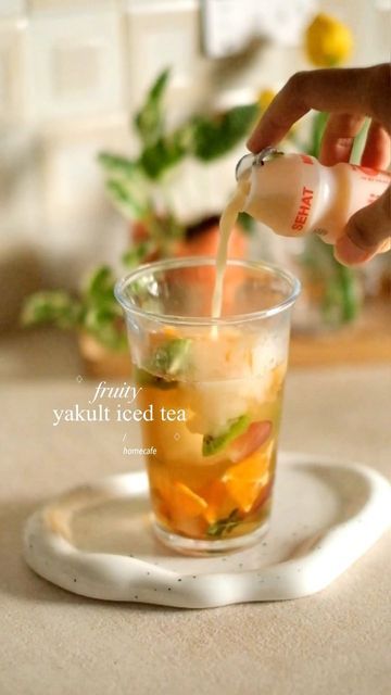 Yakult Tea Recipe, Yakult Cocktail, Filipino Drinks, Apricot Tea, Jasmine Tea, Iced Tea Recipes, Refreshing Drinks Recipes, Fruit Slice, Fruit Tea